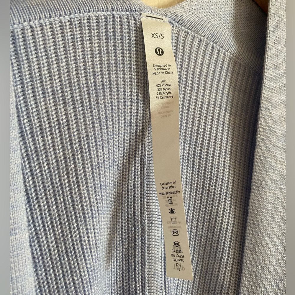 Lululemon Boxy Cashlu Knit Wrap - Picture 6 of 11